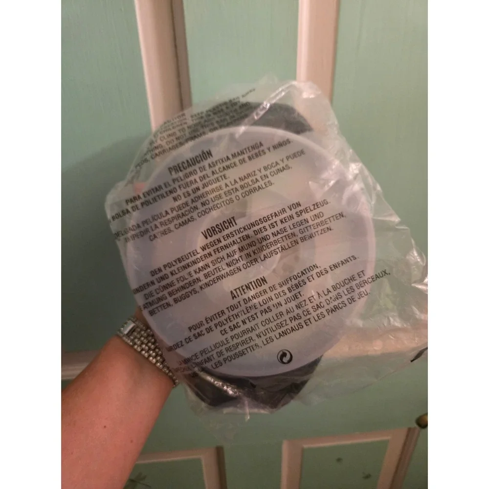 Pampered Chef Pineapple Wedger 2416 Kitchen Tool Slicer Corer New in Bag